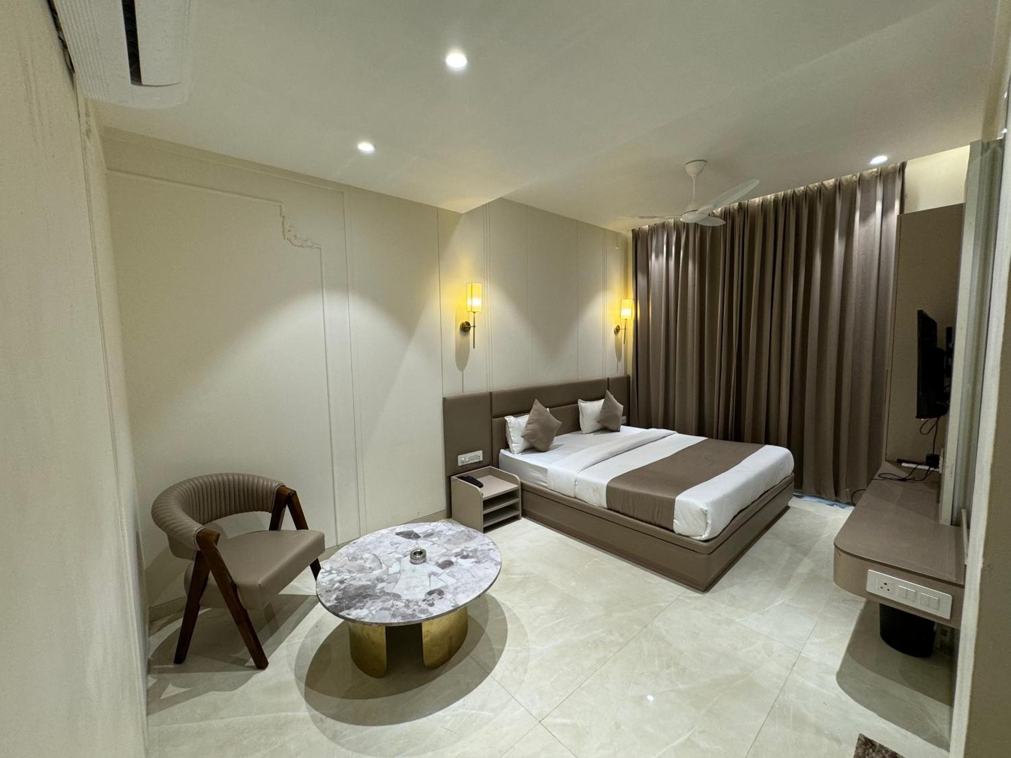 Hotel Fortune Inn Bhopal Buitenkant foto